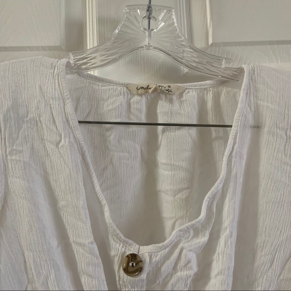 Indulge White Scoop Neck Tie Knot Front Crop Top M - Picture 3 of 8